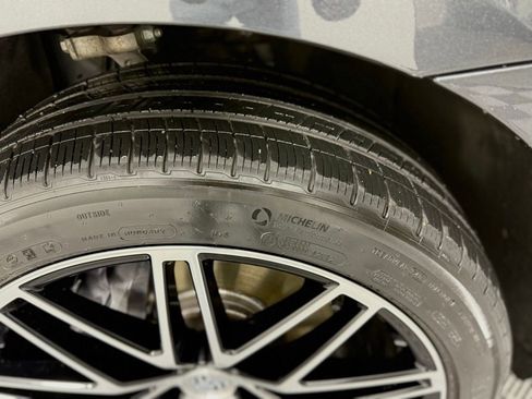 Certified 2025 Porsche Macan image 18