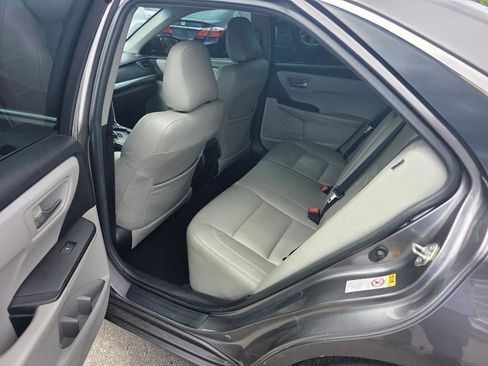 Used 2017 Toyota Camry SE image 7