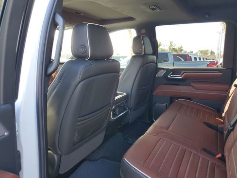 New 2026 GMC Sierra 3500 Denali Ultimate AWD/4WD image 8