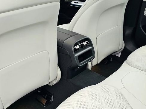 New 2026 Mercedes-Benz E 350 4MATIC Sedan image 24
