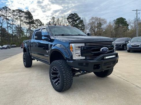Used 2019 Ford F250 Lariat w/ Lariat Ultimate Package AWD/4WD image 6