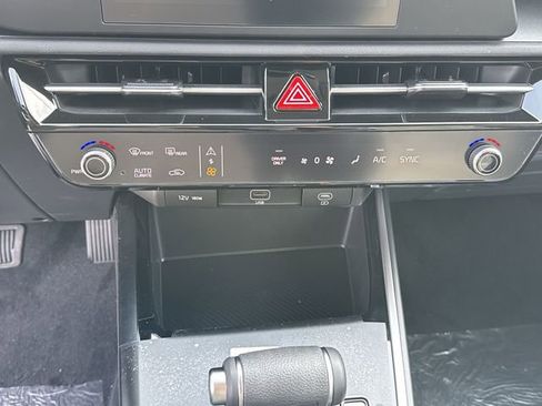 New 2026 Kia Niro LX image 8