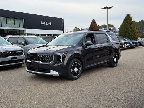 New 2026 Kia Carnival EX FWD image 1