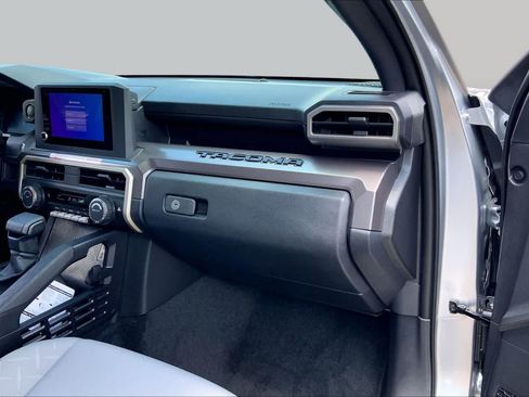 Used 2026 Toyota Tacoma SR5 AWD/4WD image 18