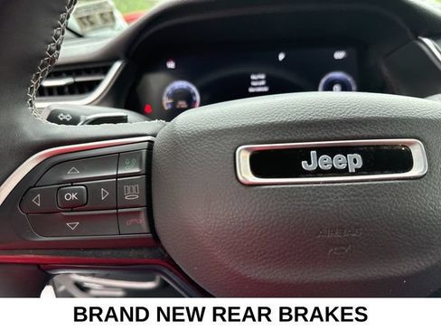 Used 2023 Jeep Grand Cherokee Altitude AWD/4WD image 38