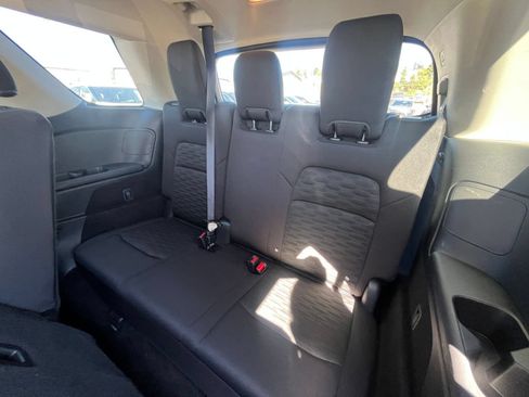 Used 2025 Nissan Pathfinder SV AWD/4WD image 31