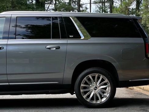 Used 2021 Cadillac Escalade ESV Premium Luxury AWD/4WD image 5
