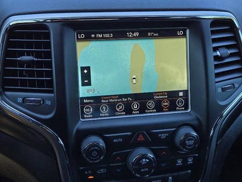 Used 2018 Jeep Grand Cherokee Altitude AWD/4WD image 21