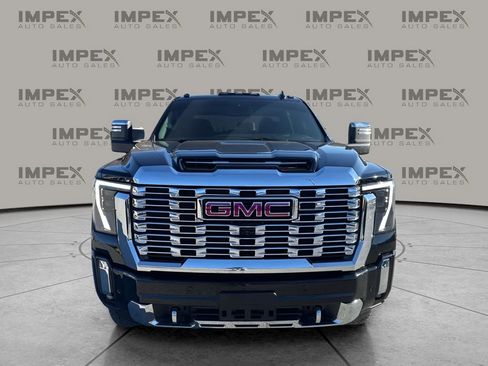 Used 2025 GMC Sierra 2500 Denali image 8