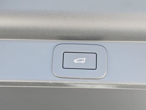 New 2026 Land Rover Range Rover Long Wheelbase SE AWD/4WD image 14