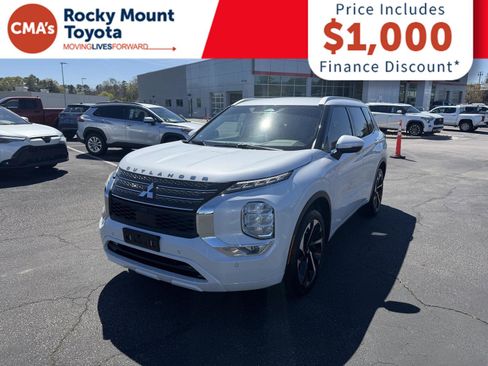 Used 2022 Mitsubishi Outlander SEL image 3