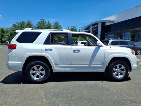 Used 2013 Toyota 4Runner SR5 w/ Premium Pkg AWD/4WD image 2