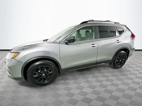 Used 2018 Nissan Rogue SV AWD/4WD image 4