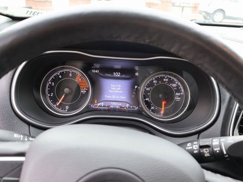 Used 2019 Jeep Cherokee Limited w/ Luxury Group image 37