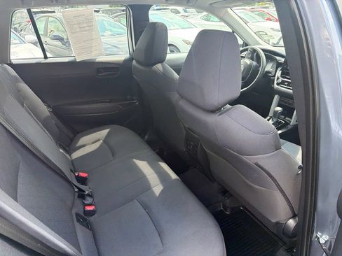 Used 2025 Toyota Corolla Cross LE w/ Moonroof Package AWD/4WD image 14