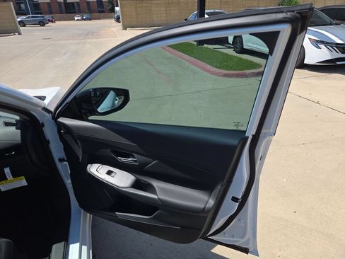 New 2026 Nissan Sentra SV w/ SV Convenience Package FWD image 31