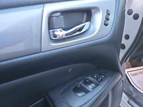 Used 2019 Nissan Pathfinder SL image 9