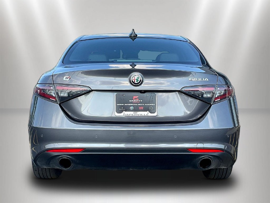 Used 2024 Alfa Romeo Giulia Ti AWD/4WD image 5