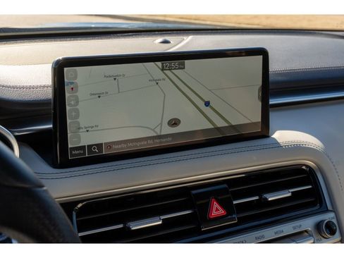 Used 2025 Genesis G70 2.5T image 20