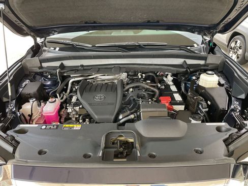 Used 2025 Toyota Grand Highlander XLE image 33