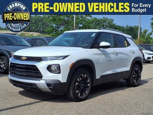 Used 2023 Chevrolet TrailBlazer LT w/ Convenience Package AWD/4WD image 1
