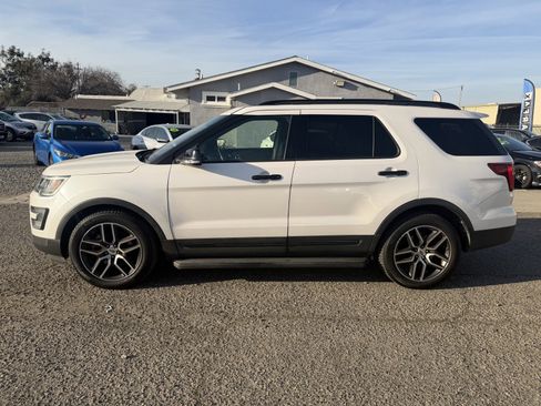 Used 2016 Ford Explorer Sport w/ Equipment Group 401A image 2