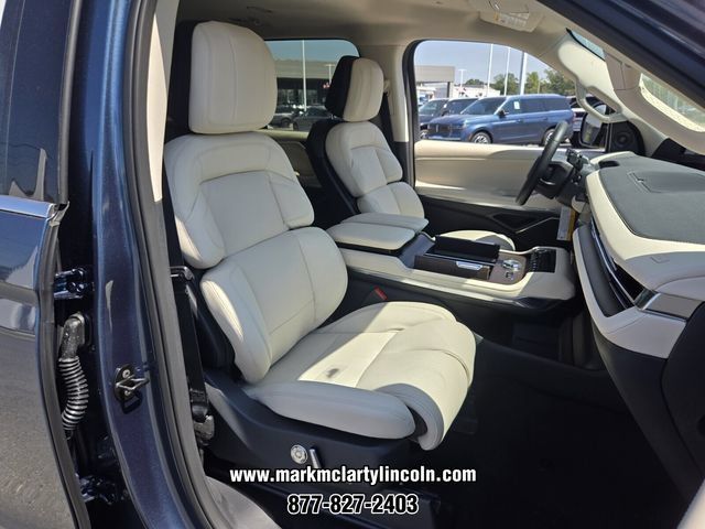 New 2027 Lincoln Navigator Premiere AWD/4WD image 14