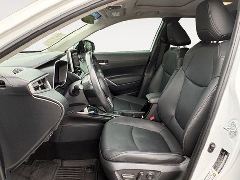 Used 2023 Toyota Corolla Cross XLE w/ Convenience Package AWD/4WD image 2