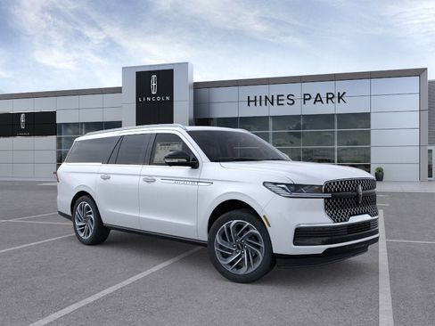 New 2026 Lincoln Navigator L Reserve AWD/4WD image 7
