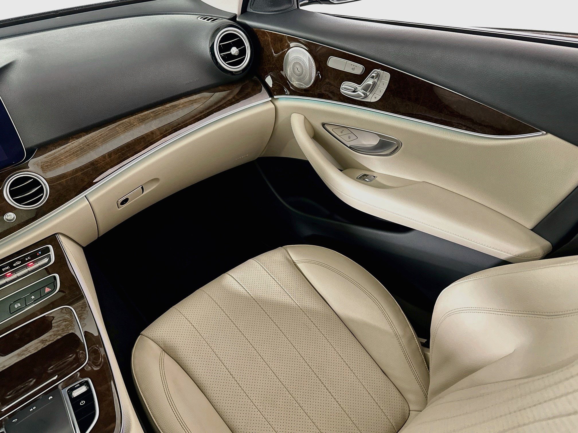 Used 2021 Mercedes-Benz E 350 4MATIC Sedan image 22
