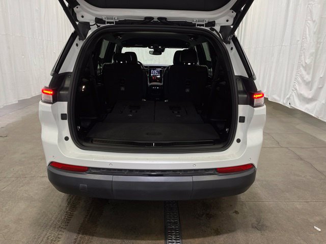 Used 2022 Jeep Grand Cherokee L Laredo AWD/4WD image 15