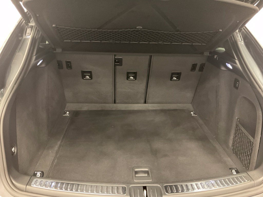 Used 2018 Porsche Macan AWD/4WD image 29