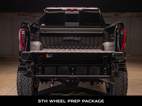Used 2024 GMC Sierra 2500 AT4 w/ AT4 Premium Plus Package AWD/4WD image 9
