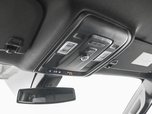 Used 2022 Chevrolet Suburban RST AWD/4WD image 25