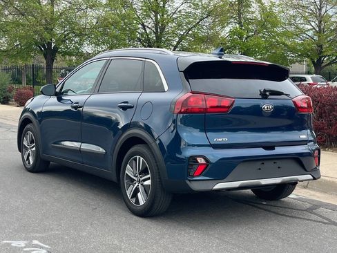 Used 2020 Kia Niro LXS FWD image 3