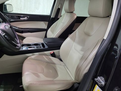 Used 2021 Ford Edge Titanium image 7