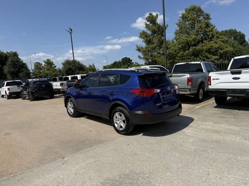 Used 2014 Toyota RAV4 LE FWD image 4