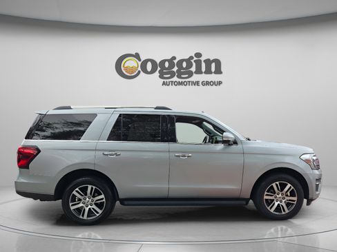 Used 2024 Ford Expedition Limited RWD image 6