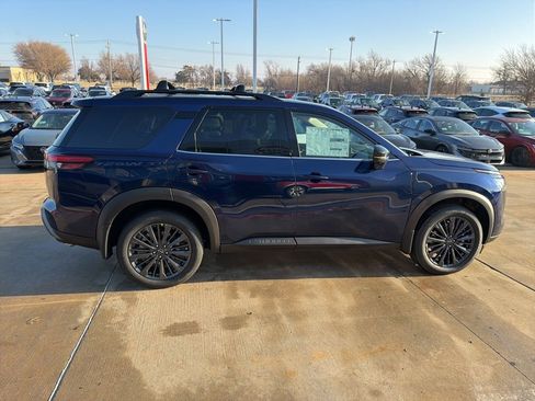 New 2026 Nissan Pathfinder SL w/ SL Premium Package FWD image 6