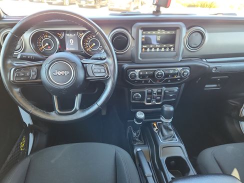 Used 2022 Jeep Gladiator Sport image 9