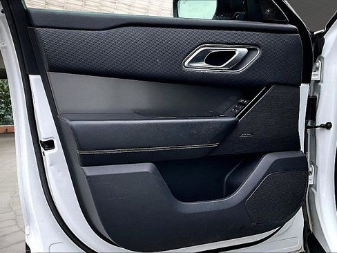Used 2020 Land Rover Range Rover Velar S image 17