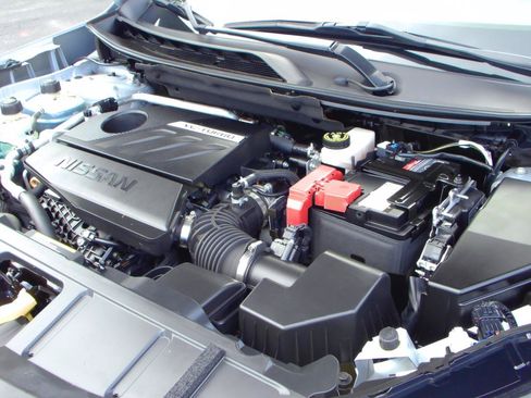 Used 2023 Nissan Rogue SL FWD image 8