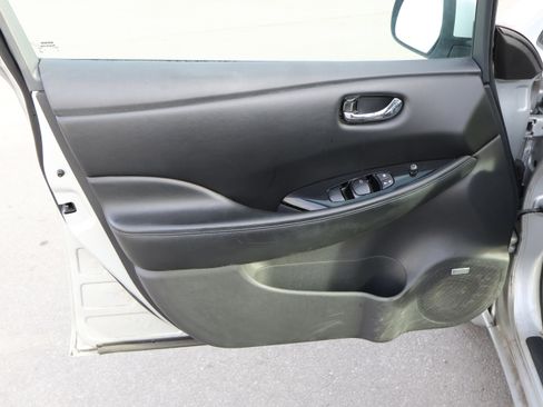 Used 2015 Nissan Leaf SL w/ Premium Package image 20