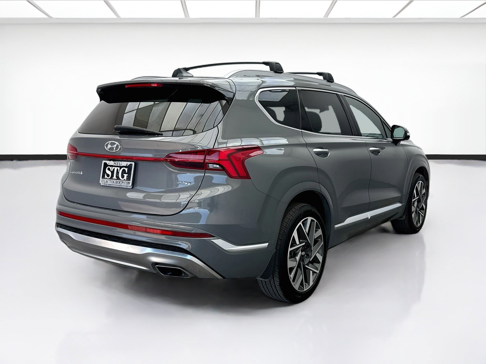 Used 2023 Hyundai Santa Fe Calligraphy FWD image 4