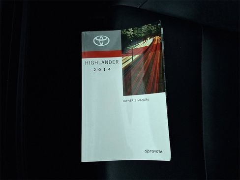 Used 2014 Toyota Highlander XLE image 26