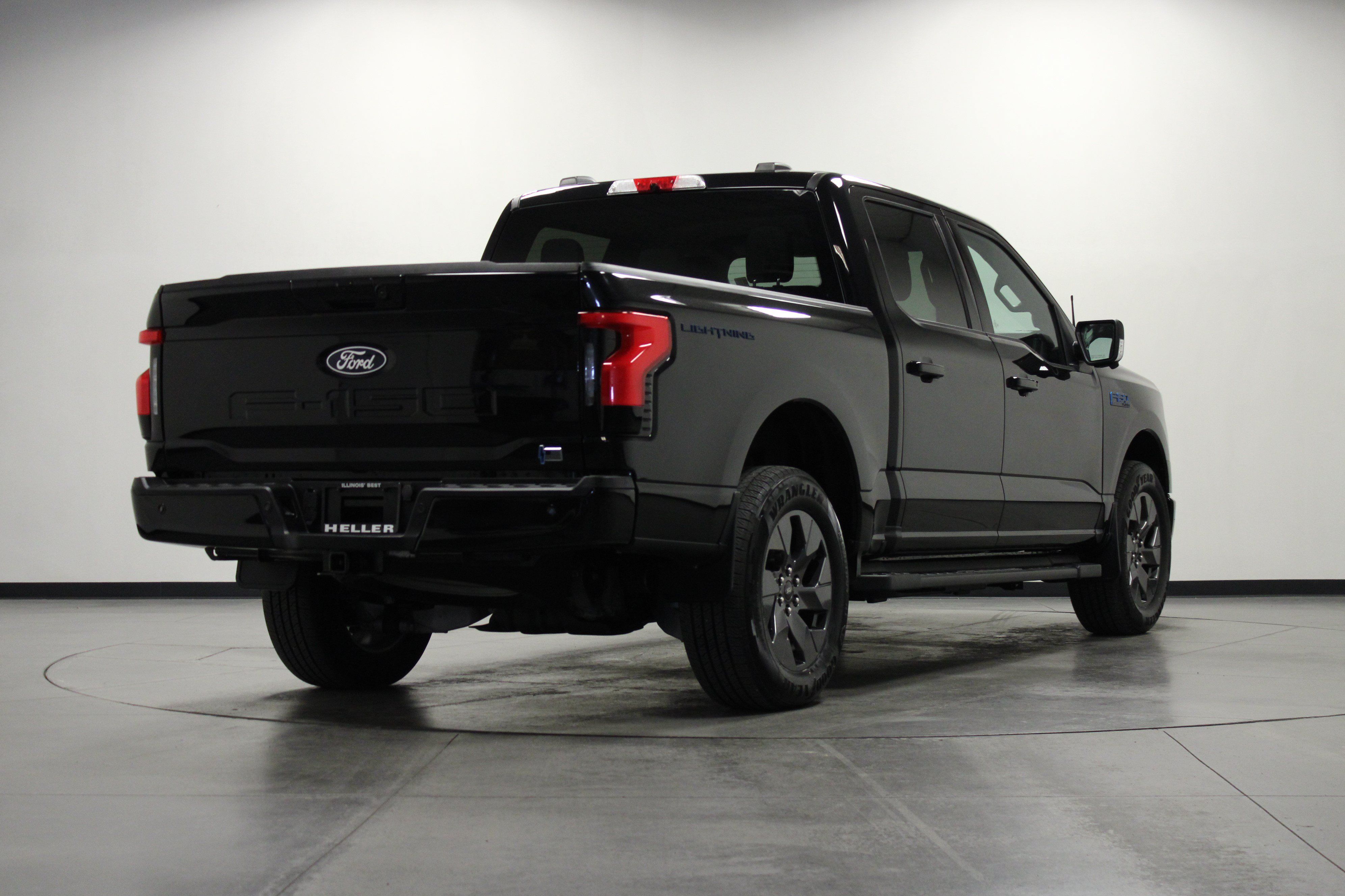 Used 2024 Ford F150 Lightning Flash w/ Max Trailer Tow Package AWD/4WD image 4