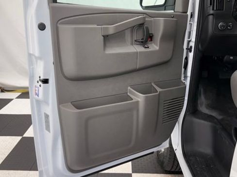 New 2026 Chevrolet Express 2500 RWD image 18