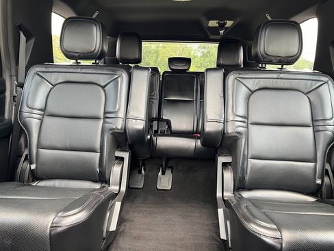 Used 2019 Lincoln Navigator L Reserve image 35