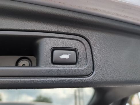 Used 2019 Honda Pilot Touring image 30