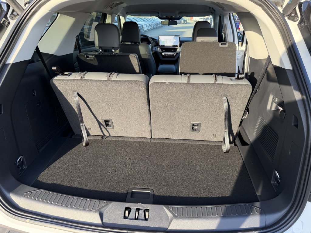 New 2026 Ford Explorer Active w/ Active Comfort Package RWD image 17